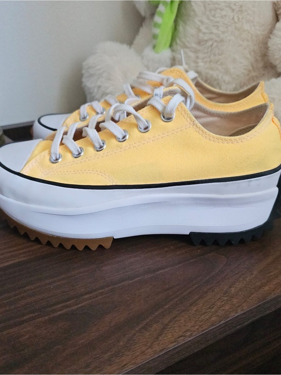 Converse All Stars Shoes - Women’s Yellow Low-Top Canvas Platform Sneakers